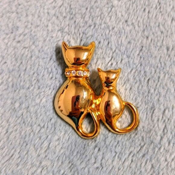 Vintage Goldtone Silhouette Kitty Cat Brooche with Rhinestone Accents - Picture 2 of 9